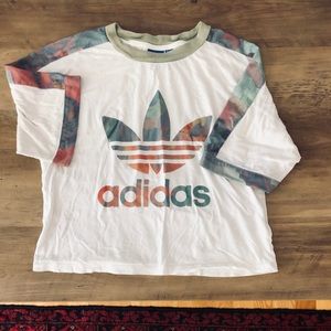 Adidas tee, marble trim, green neck, cropped